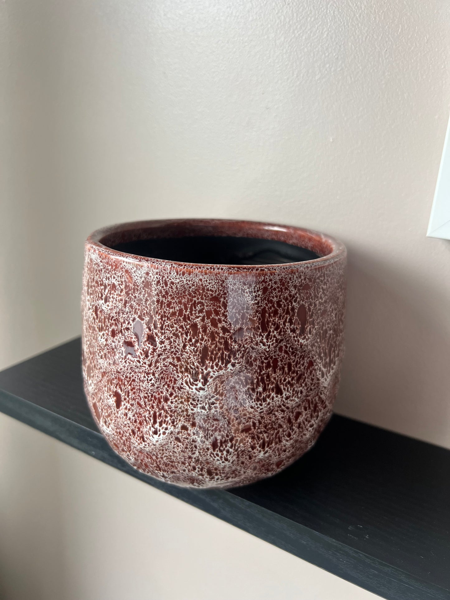 Maroon patterned glazed ceramic pot 11cm