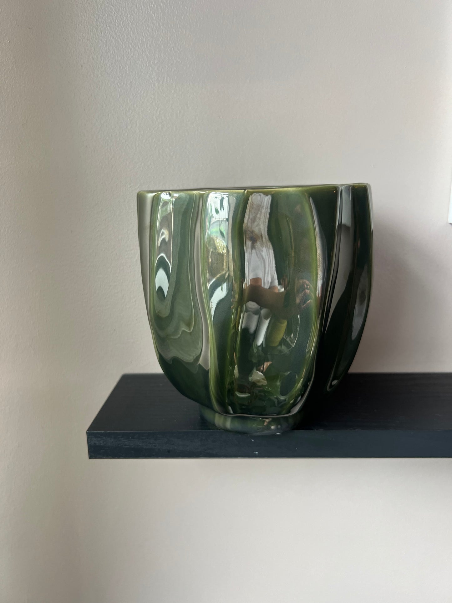 Tulip glazed pot green 12.5cm