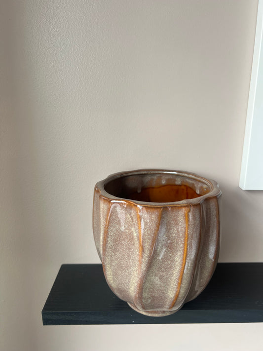 Tulip glazed pot brown 12.5cm